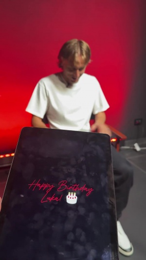 安帅、卡卡、德约等人为莫德里奇送生日祝福，伊布：40岁依然年轻